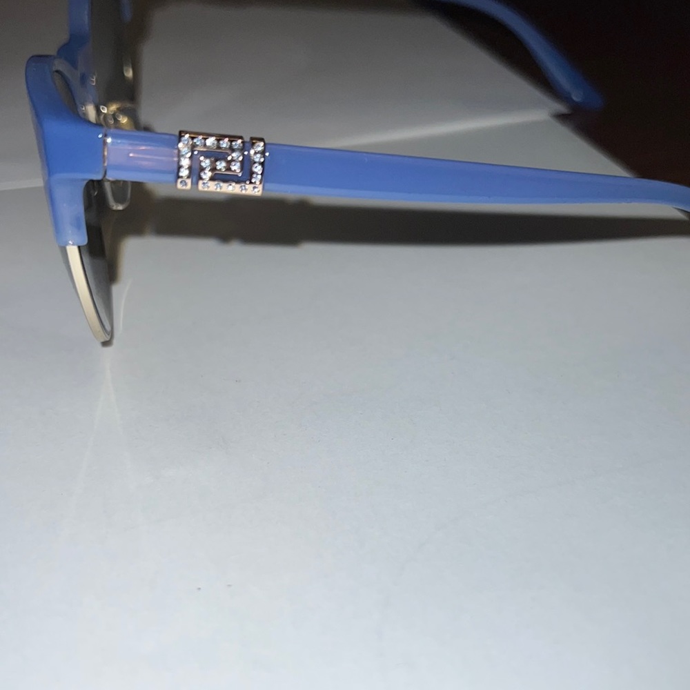 Versace sunglasses - Picture 7 of 13